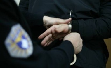 Arrestohen dy persona në Prishtinë, u zunë duke shkëmbyer marihuanë