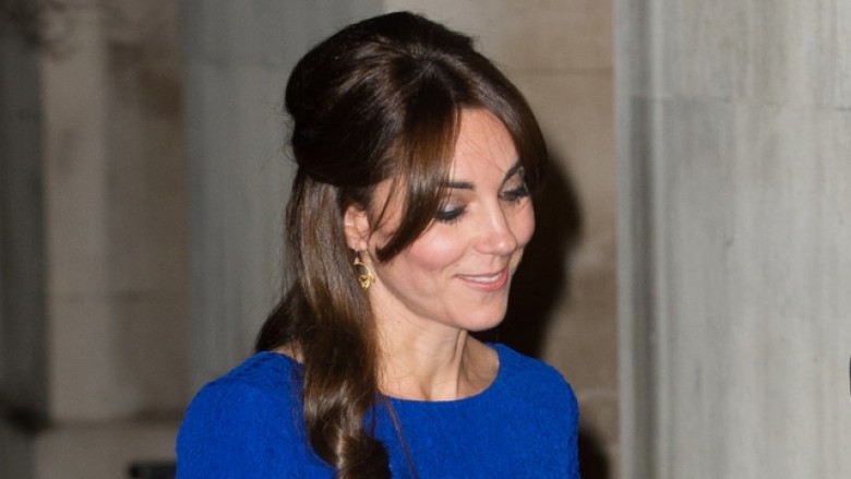 Kate Middleton, me fustan që i përshtatet çdo femre