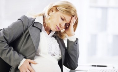 Maqedoni, dënim për punëdhënësin që përjashton nga puna një grua shtatzënë!