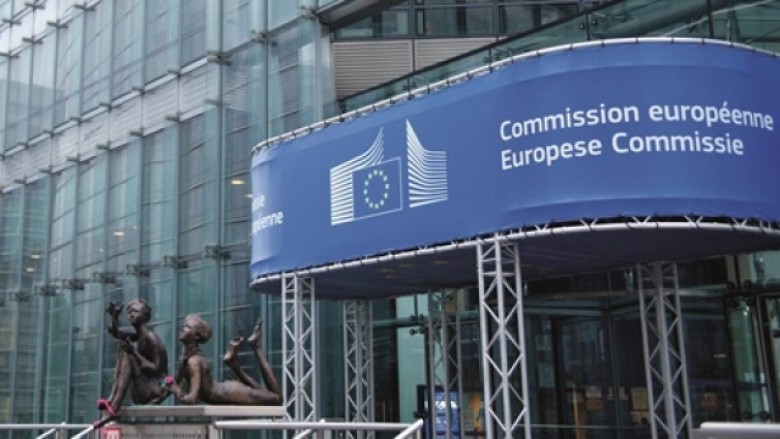 Komisioni evropian kërkon rregulla të reja për mediat