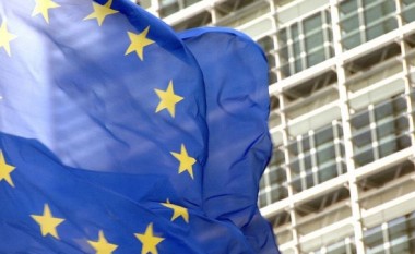 Komisioni Evropian nuk e komenton paraburgimin e Katica Janevës