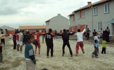 Tutorë nga 18 komuna do të trajnohen për temën ”mbështetje për nxënësit romë”