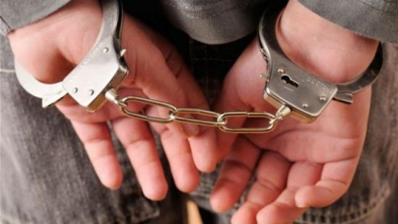 Arrestohen katër oficer doganor për kontrabandë