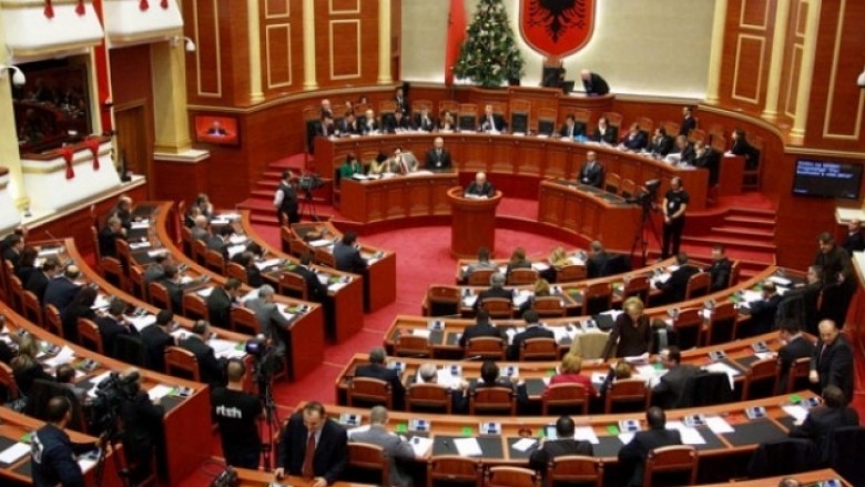 Aleanca Qytetare Vlorë i bënë thirrje Presidentit Meta: Shpërndaje parlamentin, nuk përfaqëson elektoratin
