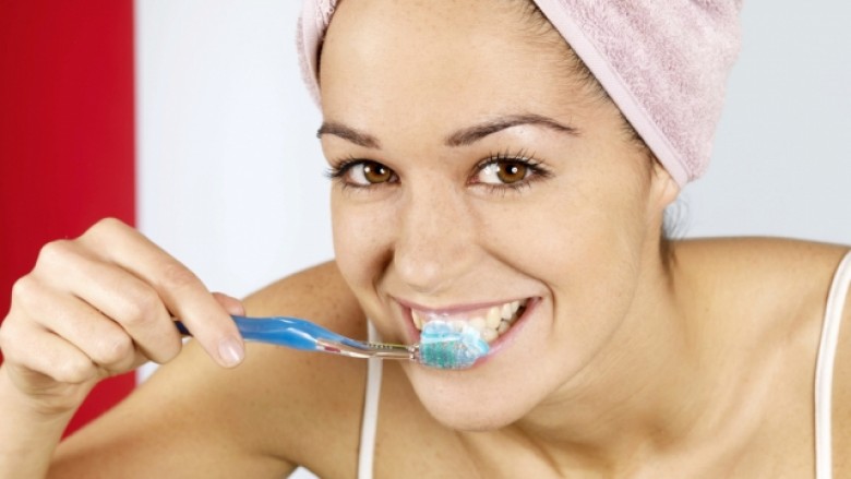 Më pesë metoda të thjeshta për dhëmbë të shëndetshëm
