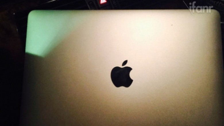 MacBook Air me 12” shfaqet online