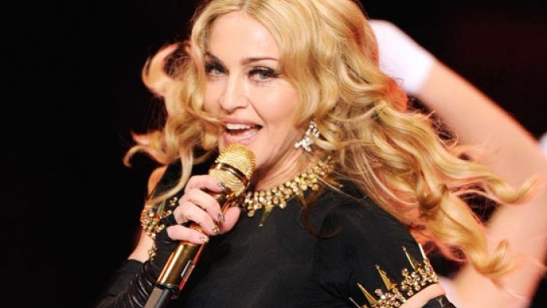“Madonna martohet për 150 mijë dollarë!” (Foto)