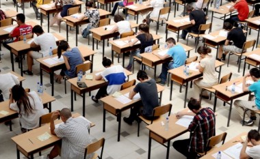 Sot maturantët në Maqedoni realizojnë provimin ekstern, shumica prej tyre kanë zgjedhur gjuhën angleze