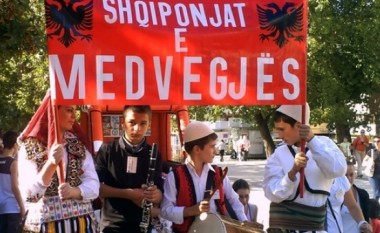 Shoqëria civile: Serbia po bën spastrim etnik “modern” në Medvegjë