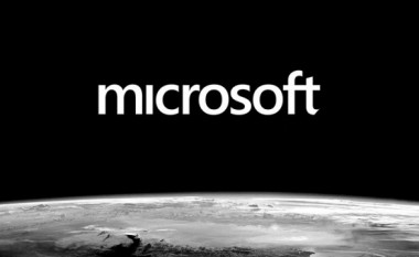 Microsoft mbetet lider global për softuerë