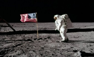 SHBA-ja bëhet gati për Hënë