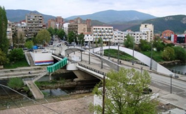 Mitrovica me shqiptarë e serbë të ndarë rreth bashkëjetesës dhe integrimit të qytetit (Video)