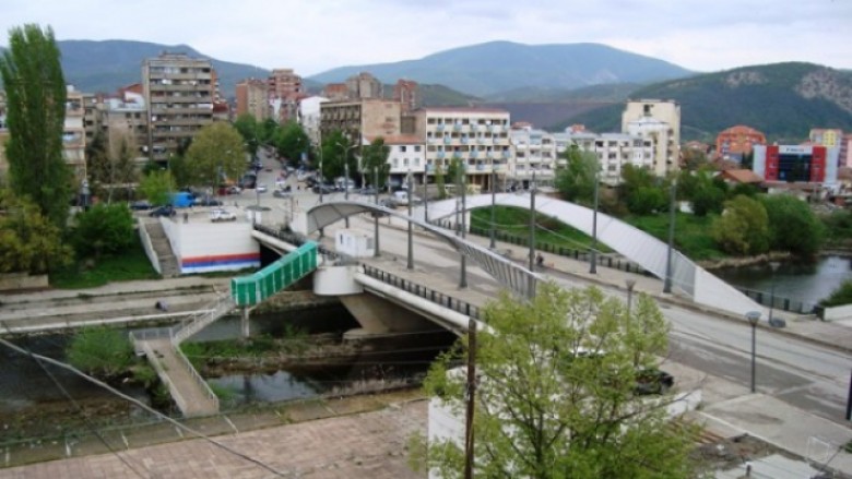 Mitrovica me shqiptarë e serbë të ndarë rreth bashkëjetesës dhe integrimit të qytetit (Video)