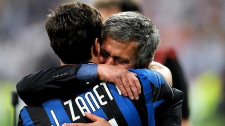 Mourinho kishte qarë në autobusin e Interit – Moratti zbulon prapaskenat me portugezin në Interin legjendar të tripletës