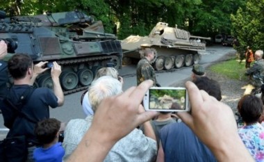 Në podrumin e një pensionisti gjetën një tank dhe një kundër-ajror (Foto)