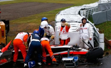 Lëndimi i Bianchit lë në hije fitoren e Hamilton