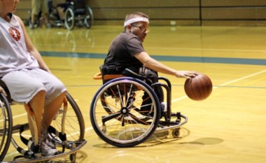 Ndihmoni klubin e basketbollit të personave me aftësi të kufizuara nga Kosova