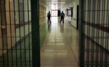 Në Maqedoni kërkohet amnisti për shpopullimin e burgjeve