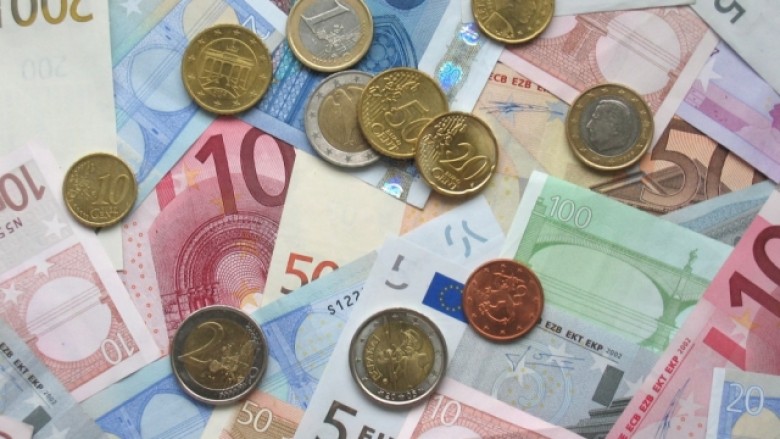 Pritet të rritet paga mesatare në Greqi