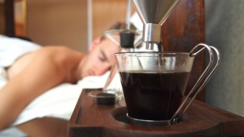 Preferoni të pini kafe posa të zgjoheni nga gjumi? Mendoni dy herë