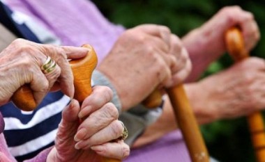 Qeveria e Zvicrës nënshkruan fillimin e pagesave për pensionistët nga Kosova