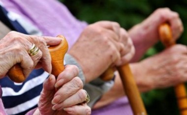 Lidhja e shoqatave të pensionistëve në Maqedoni apelon që të sigurohen vaksina për pensionistët më të rrezikuar