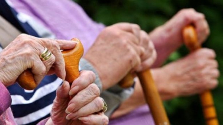 Lidhja e shoqatave të pensionistëve në Maqedoni apelon që të sigurohen vaksina për pensionistët më të rrezikuar