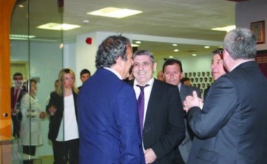 Platini takon Vokrrin, ndryshon qëndrimin për Kosovën