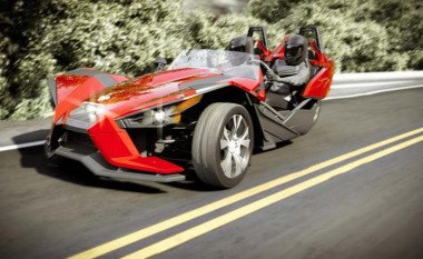 Polaris Slingshot, një veturë e lirë sportivë (Video)