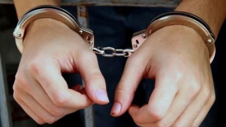 U dënua në Pejë për korrupsion, arrestohet në Rinas 37 vjeçari që jeton në Angli
