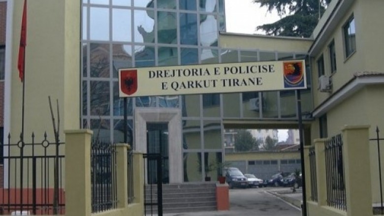 Një tetovar e ka “kidnapuar” djalin e tij nga ish gruaja në Tiranë