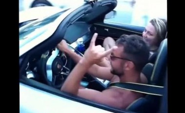 Kështu ndodh kur shet mend me Porsche 800 mijë euroshe (Video)