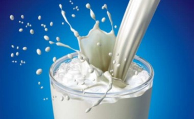 Kuqi: Qeveria po hesht për masat mbrojtëse të importit të qumështit nga Bosnja dhe Hercegovina