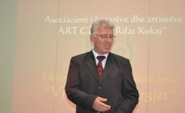 “Art Club Rifat Kukaj”, mbledh artistë e shkrimtarë në Drenas (Video)