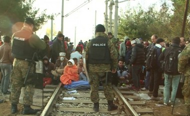 Maqedoni, dy emigrantë 3 muaj të pa varrosur, askush nuk merr përgjegjësi