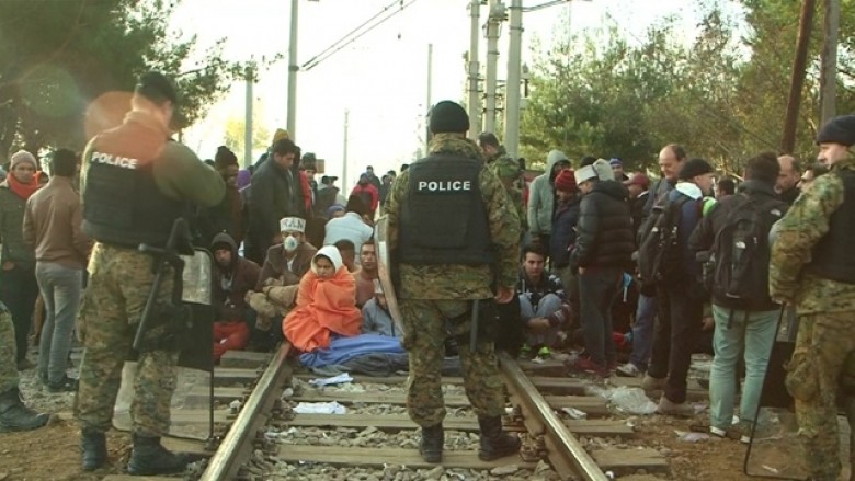 Maqedoni, dy emigrantë 3 muaj të pa varrosur, askush nuk merr përgjegjësi