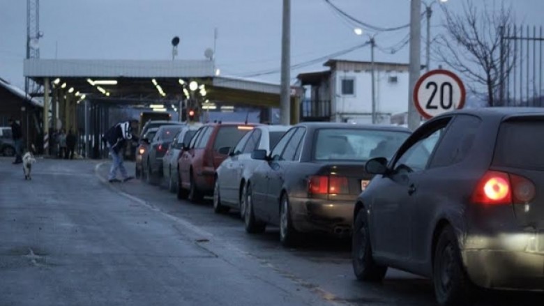 Rikthehen kolonat në kufirin me Serbinë, 6 orë pritje në Merdar për të hyrë në Kosovë