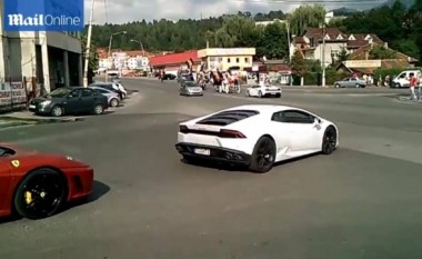 Romët ua kalojnë edhe VIP-ave, dasmë me Ferrari e helikopter (Video)