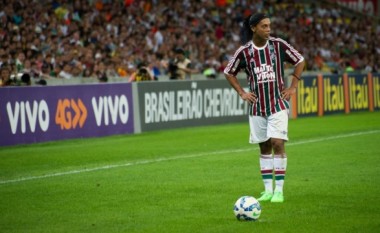Ronaldinho: Do t’i kthehem futbollit