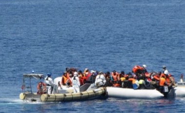 Fundoset anija në Mesdhe, 146 migrantë të zhdukur