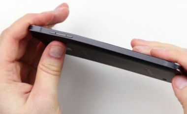 Samsung Galaxy Note 4 lakohet sikurse iPhone 6 Plus (Video)