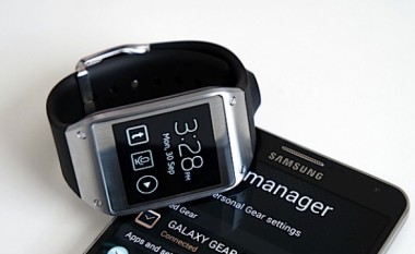 Samsung shet 800 mijë Galaxy Gear