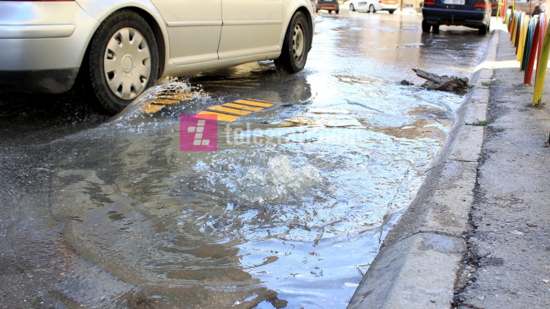 Kështu shiu e katandisi Prishtinën (Foto)