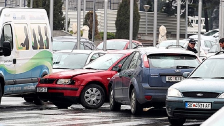 Tre të lënduar në aksidente komunikacioni në Shkup