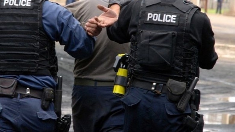 Mashtroi një femër duke ia marr 9 mijë euro, arrestohet ferizajasi