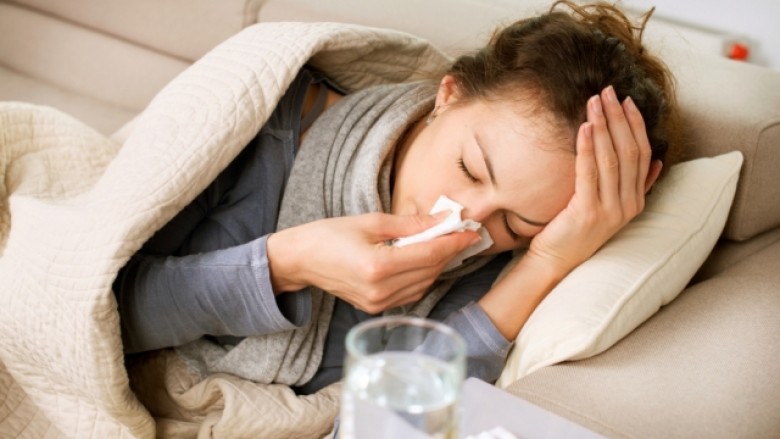 Gripi “pushton” Maqedoninë, mjekët apelojnë për kujdes