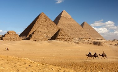 Si u ndërtuan Piramidat e Egjiptit?
