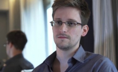 Edward Snowden nuk përdor “iPhone’, arsyeja do t’ju bindë ta bëni edhe ju të njëjtën gjë (Video)