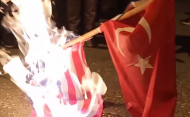 Të arrestuarit në Prizren, pranojnë se sulmuan Konsullatën turke