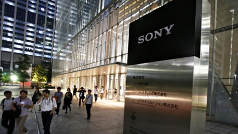 Sony humb 1.3 miliardë funta nga njësia e telefonave mobil